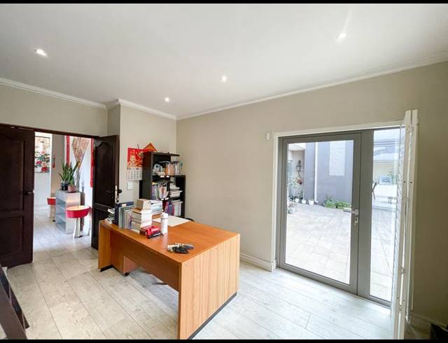 5 BEDROOM HOUSE FOR SALE IN MIDLANDS ESTATE